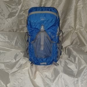 R.E.I. TARN 18 KIDS BACKPACK